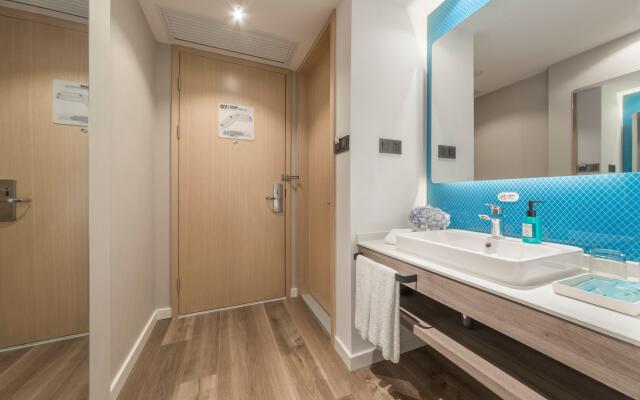 Holiday Inn Express Shanghai Jiading Center by IHG