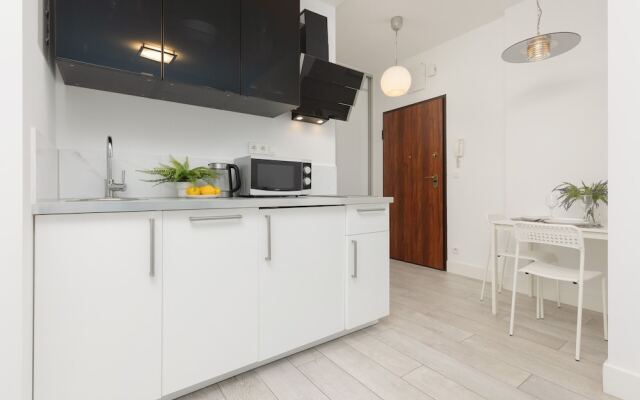 Triton Park Studio Warsaw by Renters