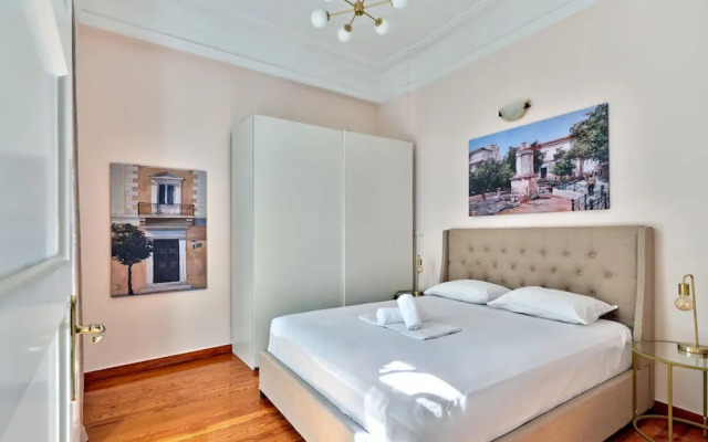 Elegant Apartment in Parliament Square