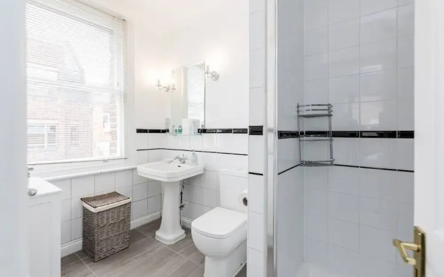 Dashing Duplex Bond Apartment WOOD