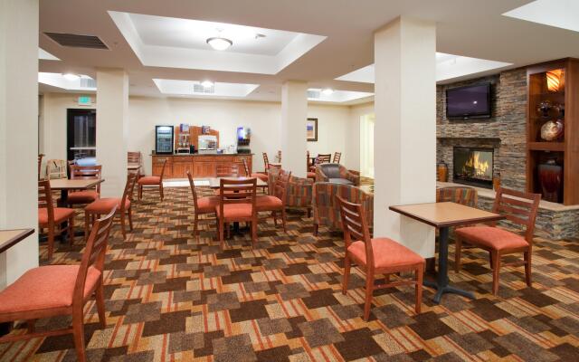 Holiday Inn Express & Suites Loveland, an IHG Hotel