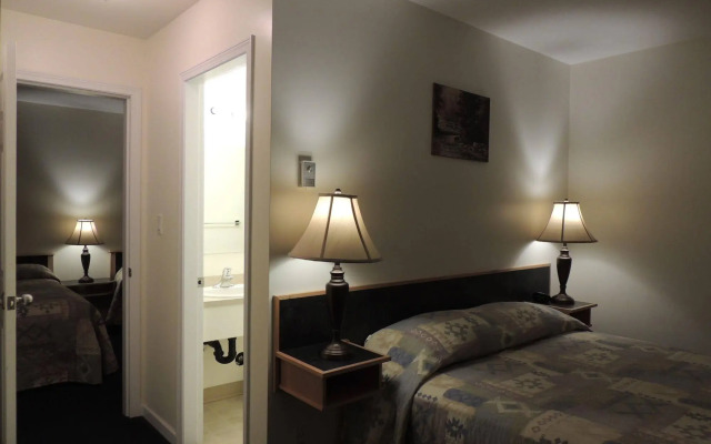 100 Mile Motel & RV Park