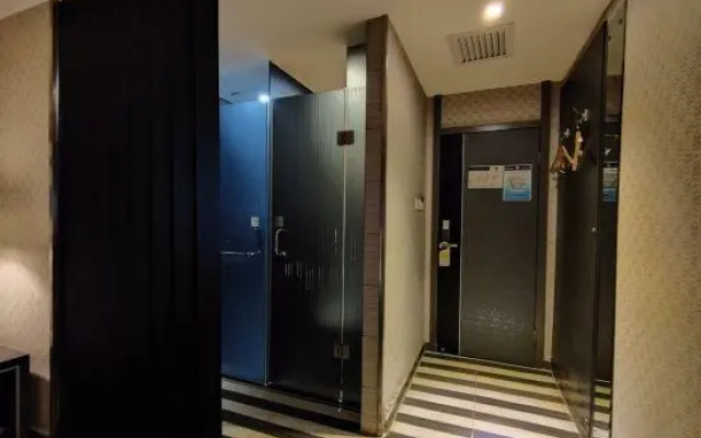 Super 8 Hotel Urumqi Li Yu Shan Lu – Hotel Rooms – Urumqi