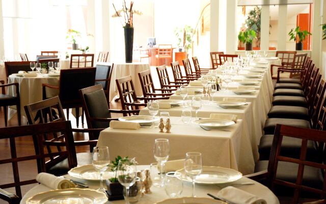 Evergreen Laurel Hotel