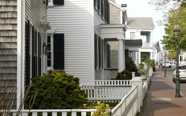 The Christopher, The Edgartown Collection