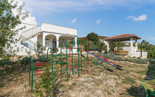 Amazing Home in Kastel Stafilic With 3 Bedrooms and Wifi