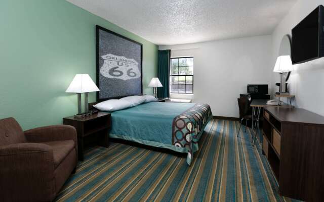 Super 8 by Wyndham Sapulpa/Tulsa Area