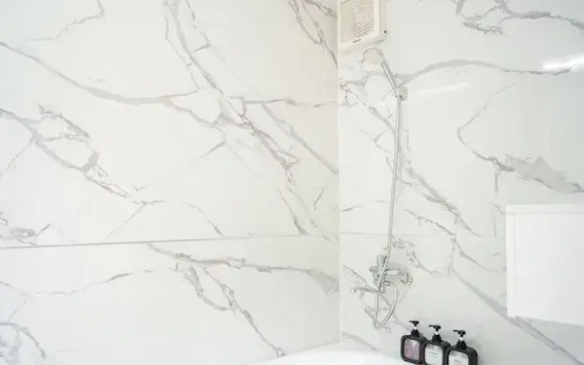 CozyPosy Premier Apartment