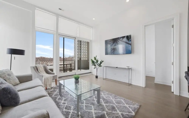 4-bedroom Penthouse w 2 Large Balconies Rooftop