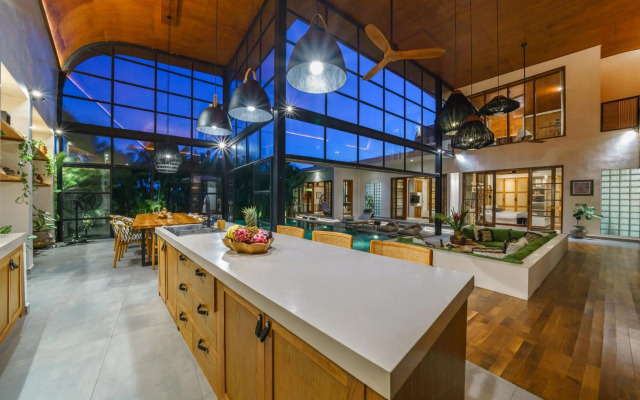 Villa Mango 3 - Amazing 4-bdr Villa in Berawa ! PERFECT LOCATION !