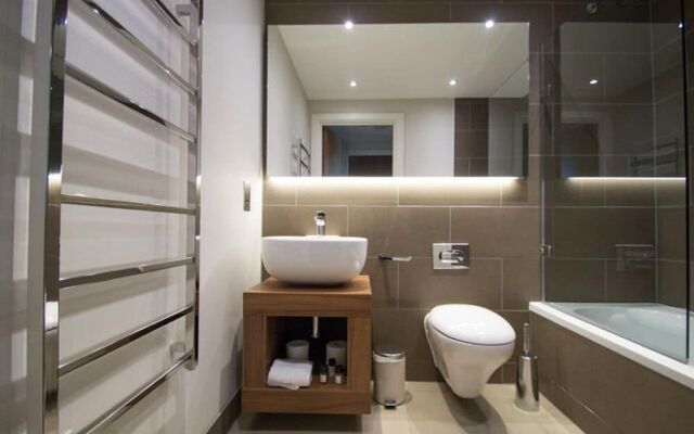 Saco Aldgate - One Commercial Street
