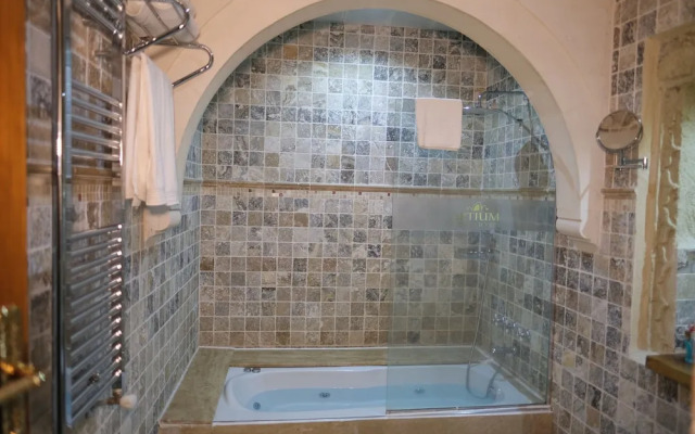 Artium Cave Hotel
