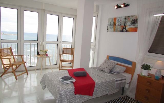 4 Bedrooms Seaview Apartment