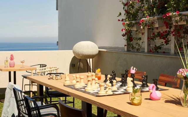 Moxy Patra Marina