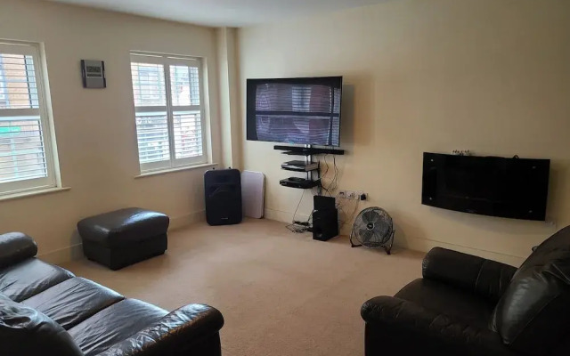 1br&sofabed-sleeps4-parking-central