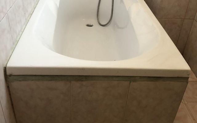 Cung Tuan Hotel – Bathroom – Hue