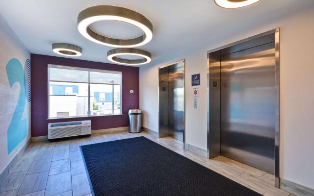 Tru by Hilton Sumter