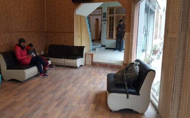 Peace Palace Hotel