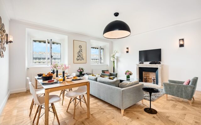 Palais Nouveau - Two Bedroom Condo