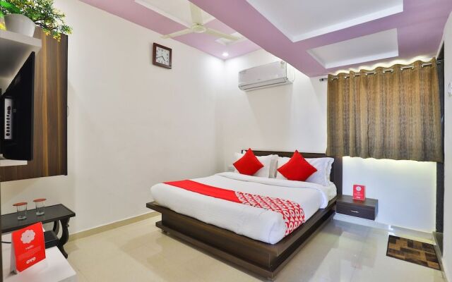 OYO 22374 Hotel Navjivan