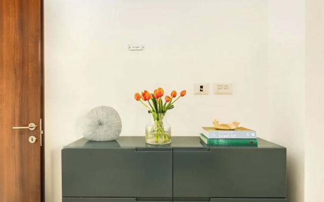 Shenkin Eclectic Blue Apt by Sea N' Rent
