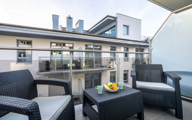 Grunwaldzka Apartment for 4 by Renters