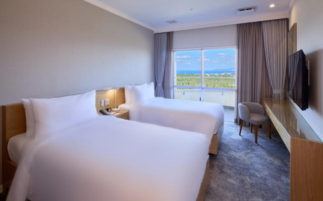 ANA Crowne Plaza Resort Okinawa Uruma Hills by IHG