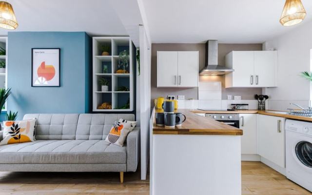 Stylish Home Incredible Location Sleeps 5