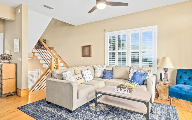 Tuscan Sun by Teeming Vacation Rentals