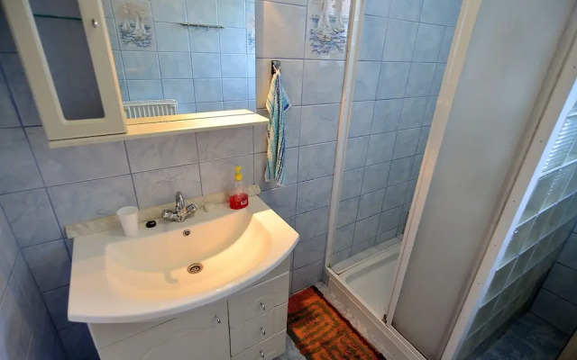 Apartment 517