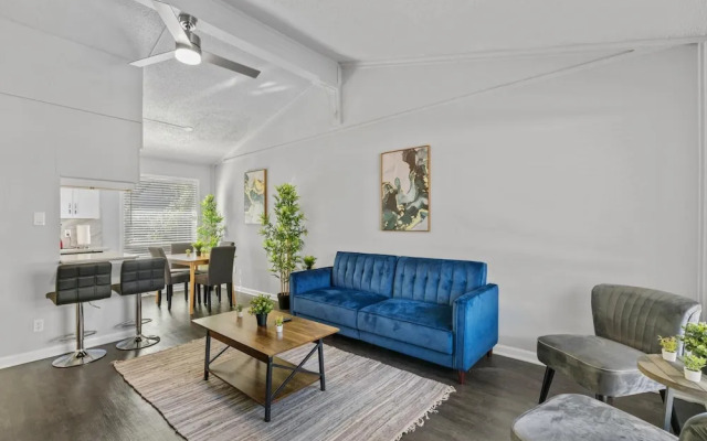 Stylish 1BR Zilker Evonify