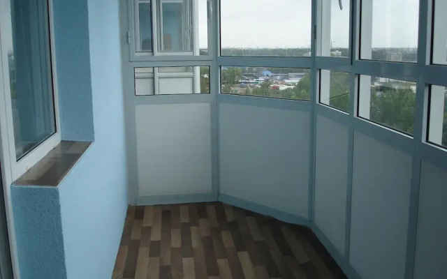 Studio near Subway
