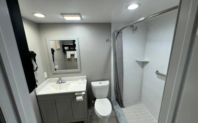 Inn & Suites Of Englewood