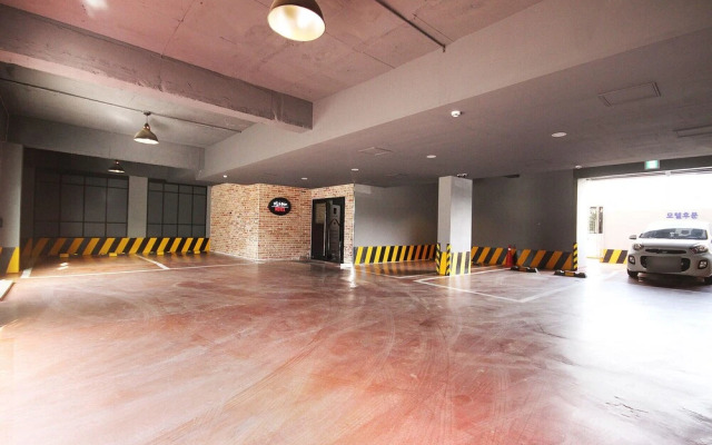 Jinju Broadway 42nd Street