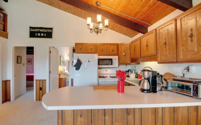 Mountaintop Condo w/ Great Mt Washington View