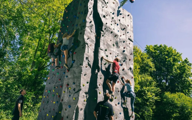 Well Furnished Mobile Home with Microwave near Water