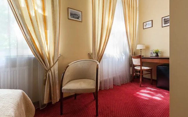 Conviva Hotel