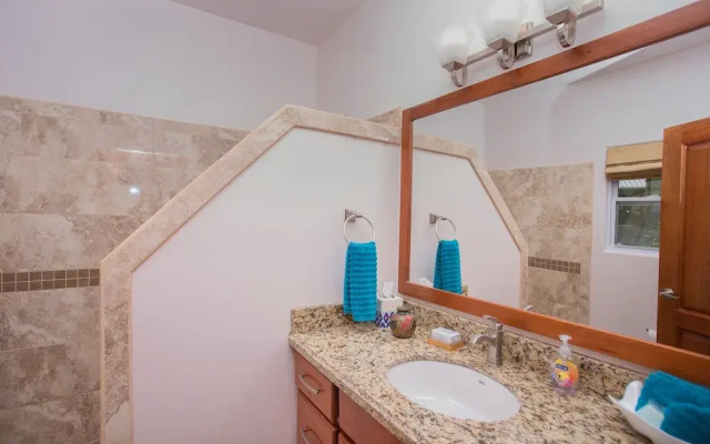 Tortuga Terrace-43 Lawson Rock 3 Bedroom Home by RedAwning