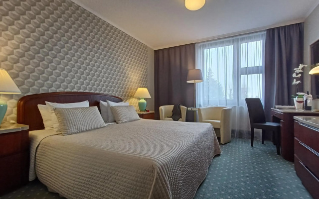 Booking Hotel & Spa