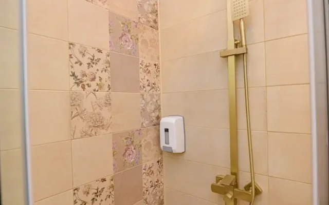 Tres Chic Studio - Victoria Avenue