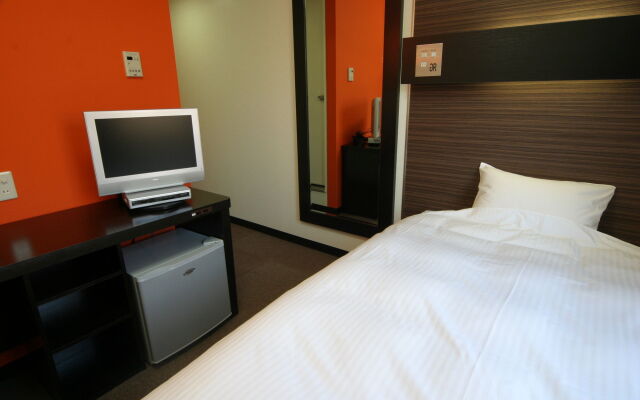 Green Rich Hotel Oitaekimae