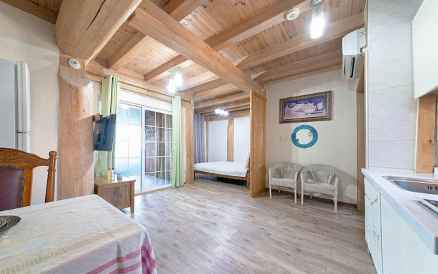 Ganghwa Izba Pension