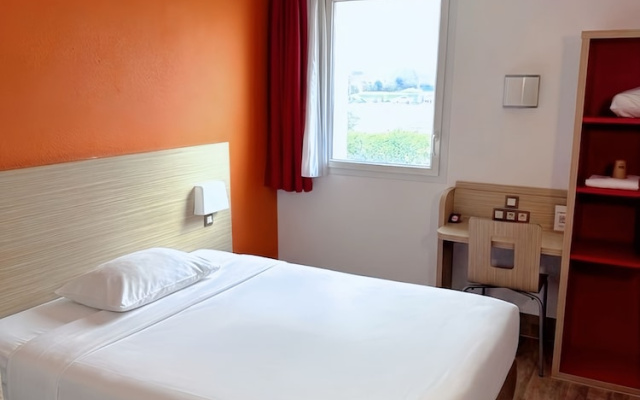 Hotel HubOne3 Istres