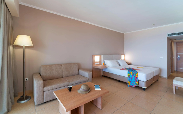 Kresten Royal Euphoria Resort