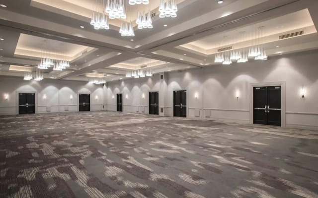 Renaissance Chicago O'Hare Suites Hotel