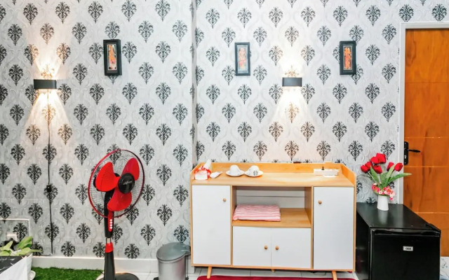 OYO 94069 Mp Room
