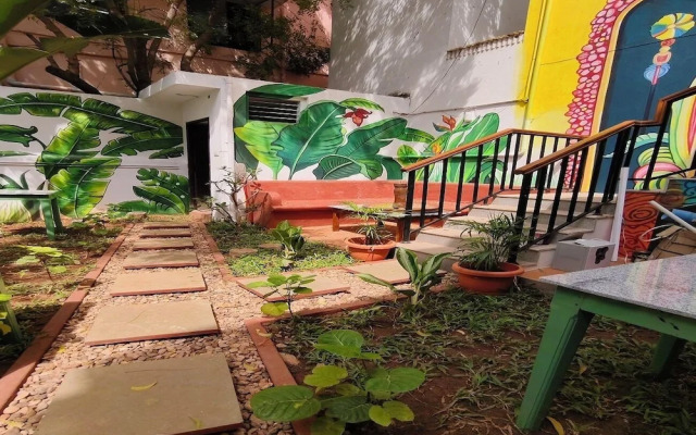 Bel Abri Colonial Living