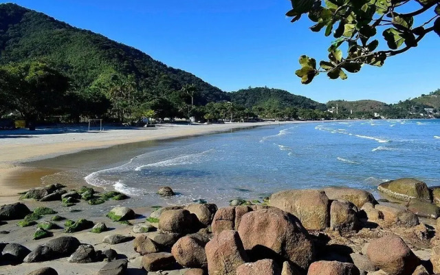 Apartamento novo com piscina, condomínio Ubatuba