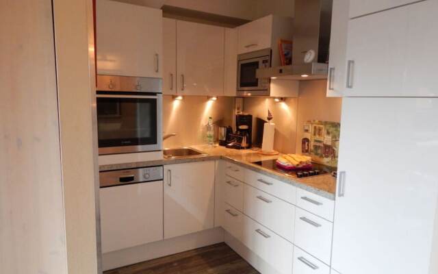 15 Bohler Brise Modern Retreat