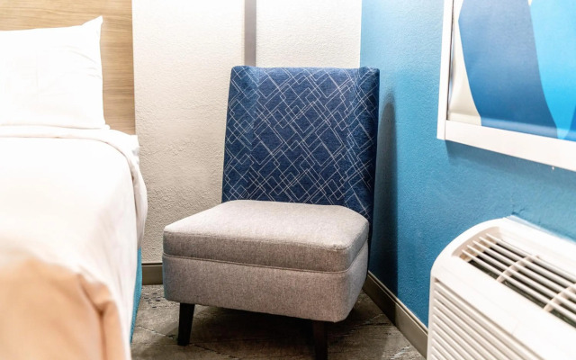 Holiday Inn Express & Suites Phoenix - Mesa West by IHG